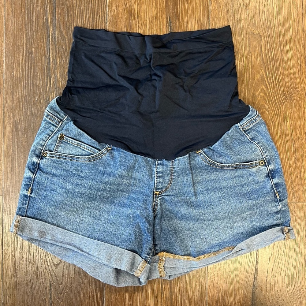 A.Glow maternity short‎ SZ 10